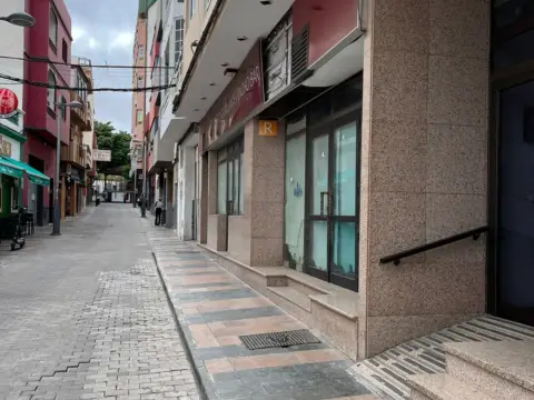 Local comercial en calle Cervantes
