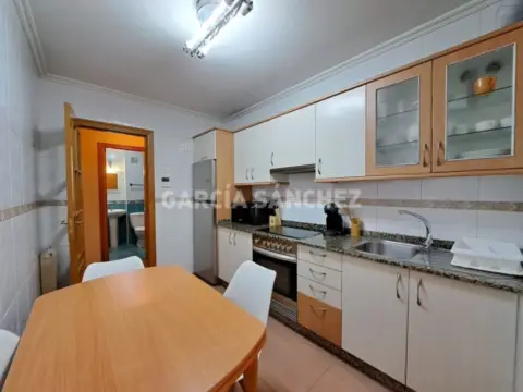 Apartamento en Rúa Abesadas