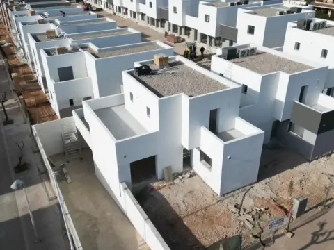 Casa adosada en Carrer de la Bonaigua