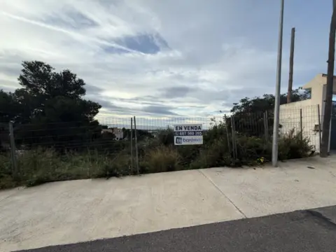 Terreno en calle Antoni Gaudi