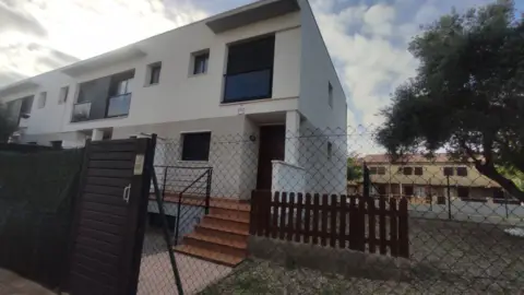 Chalet adosado en Carrer d'Elisenda Montcada