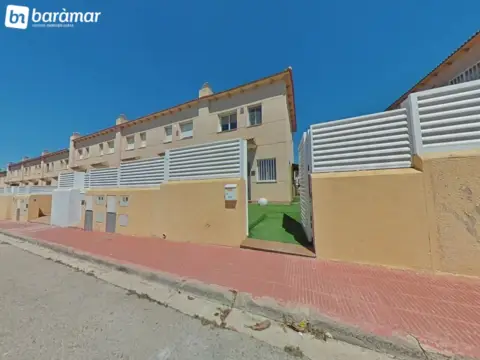 Casa pareada en Carrer de les Mimoses