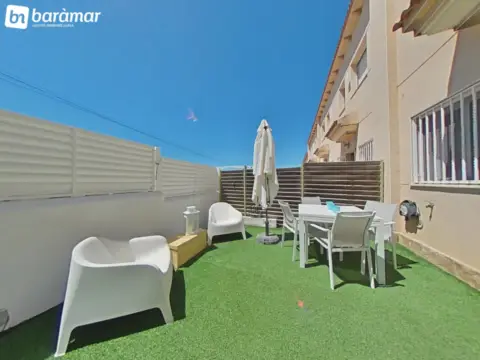Casa pareada en Carrer de les Mimoses