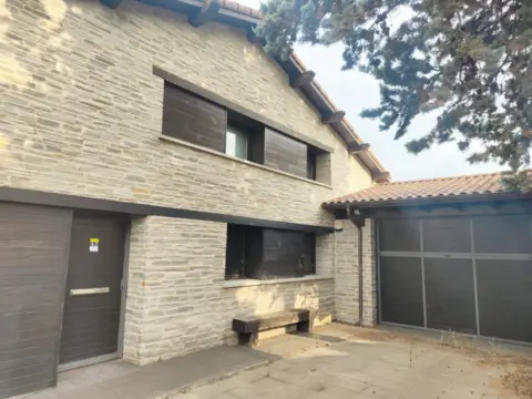 Casa en calle de Sario