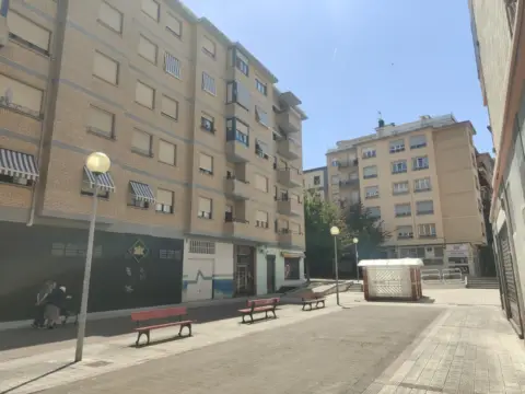 Piso en calle del Monasterio de Irache