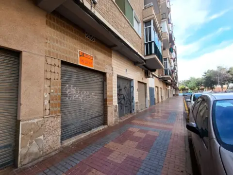 Local comercial en calle Carmen Conde