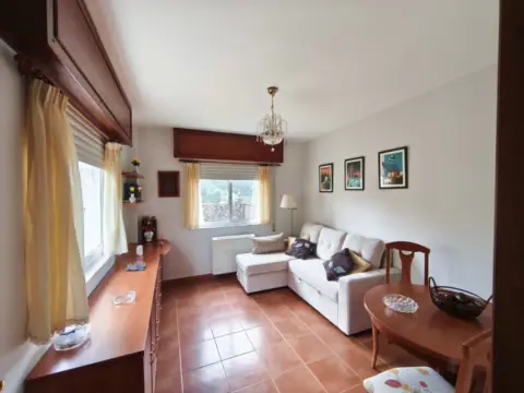 Casa pareada en Lugar de Paredes de Laraño