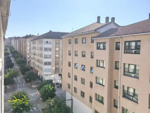 Dúplex en calle Anxeriz