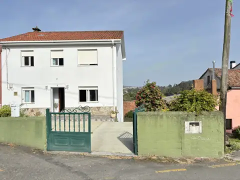 Chalet pareado en Rúa de Serafín Zas