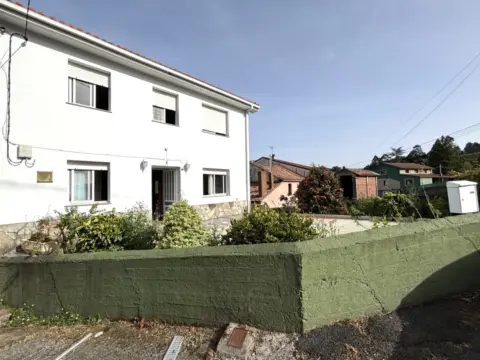 Chalet pareado en Rúa de Serafín Zas