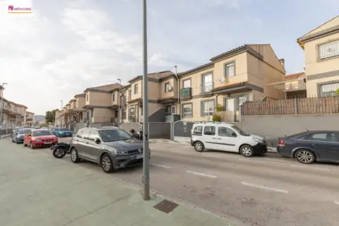 Chalet adosado en calle del Cisne