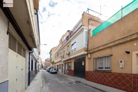 Chalet adosado en calle Venezuela