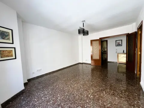 Piso en calle del Rey Alí