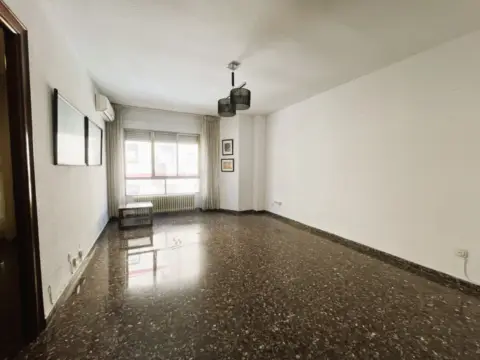 Piso en calle del Rey Alí