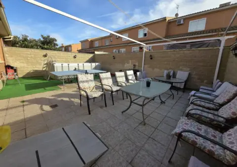 Chalet adosado en calle de Goya