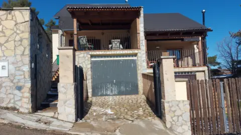 Paired chalet in calle Río Mijares, nº 14