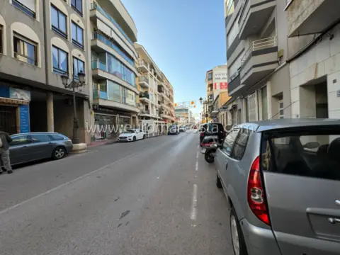 Local comercial en Avenida del País Valenciano