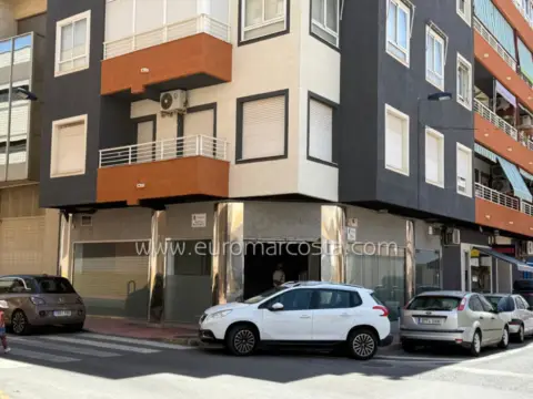 Local comercial en calle Zoa