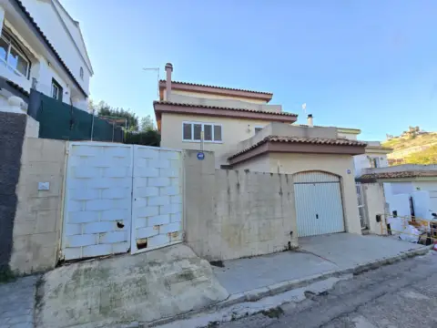 Chalet unifamiliar en calle Rio Genil -San Miguel