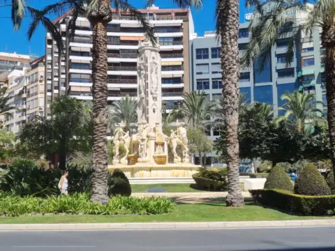 Piso en Plaza de los Luceros, 6
