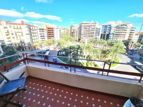 Piso en Plaza de los Luceros, 5