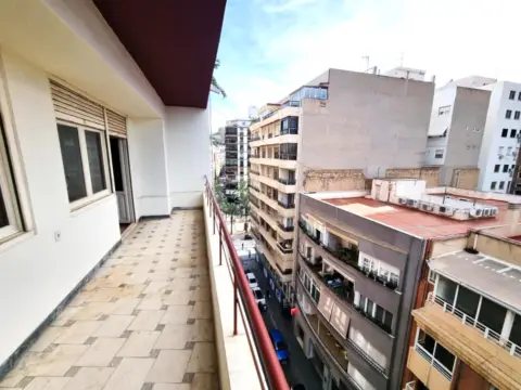 Piso en calle del Pintor Cabrera, 6