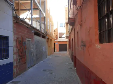 Edificio en calle de Ayora