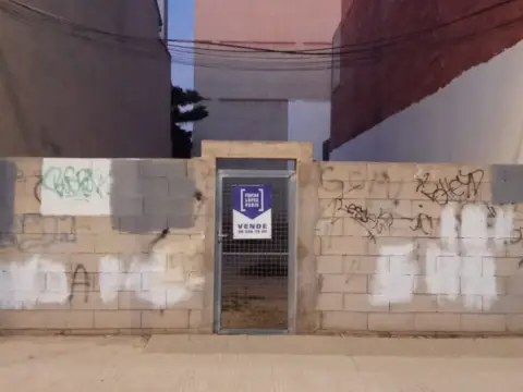 Terreno en calle Nou de Octubre