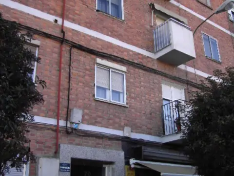 Piso en calle de los Embajadores