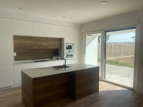 Chalet pareado en calle de Diciembre, 1