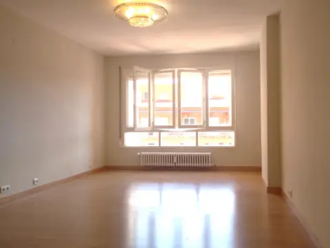 Piso en calle de la Marina Española, 12