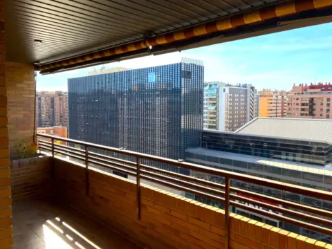 Piso en Avenida de Juan Carlos I, 41