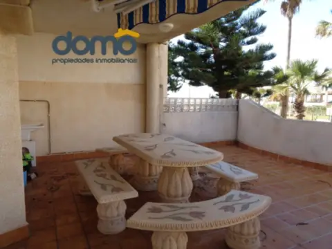 Casa adosada en calle de Arcoiris