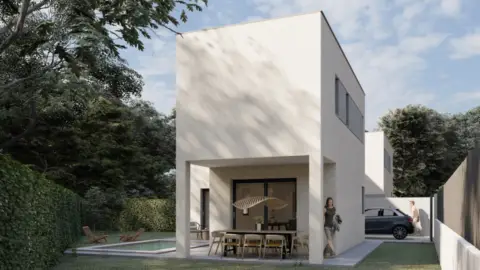 Casa pareada en calle Carolina Marin, nº 1