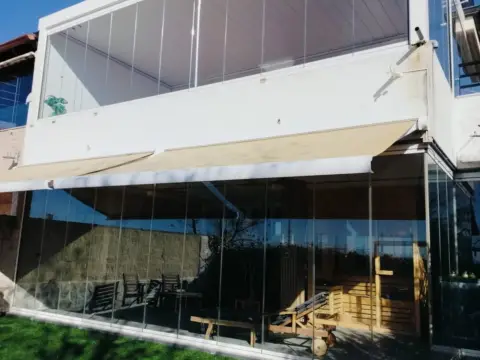 Chalet pareado en calle Begonia