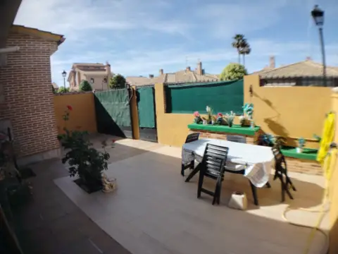 Chalet pareado en calle de Casarrubuelos, 1