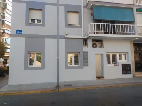 Piso en calle de Lima, 1