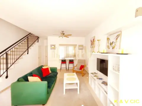 Casa adosada en calle Meloneras Dúplex Zona Exclusiva