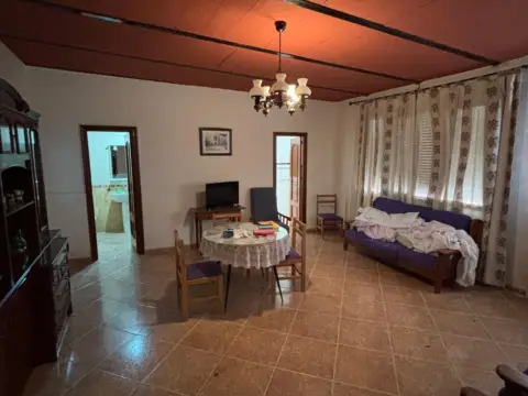 Chalet rústico en San Bartolomé de La Torre