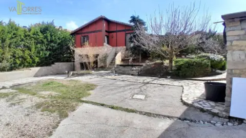 Chalet en Urbanización Valdelobos