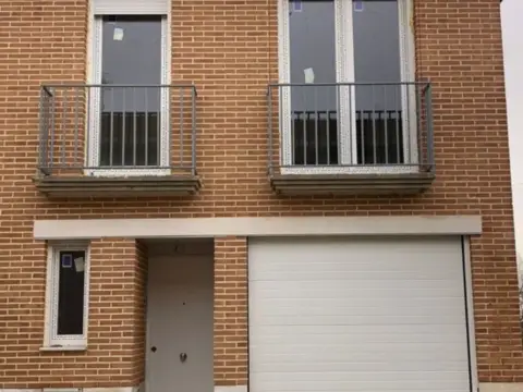 Chalet adosado en calle del Oro