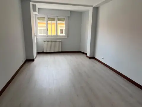 Piso en calle del Regín