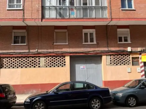 Local comercial en calle del Tordo