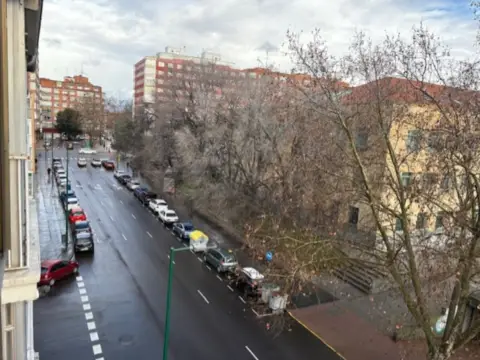 Piso en Paseo del Prado de la Magdalena