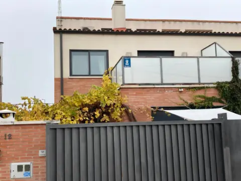 Chalet pareado en Camino de Taladriz