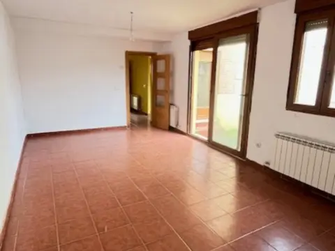 Chalet adosado en calle de Montenegrón