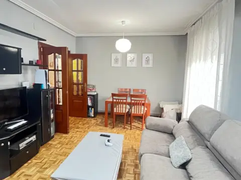 Piso en Plaza de los Vadillos