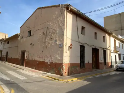 Land in calle de San Miguel