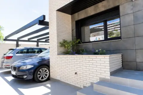 Chalet pareado en calle del Lobo