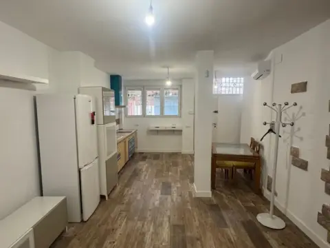 Piso en San Isidro, Estación